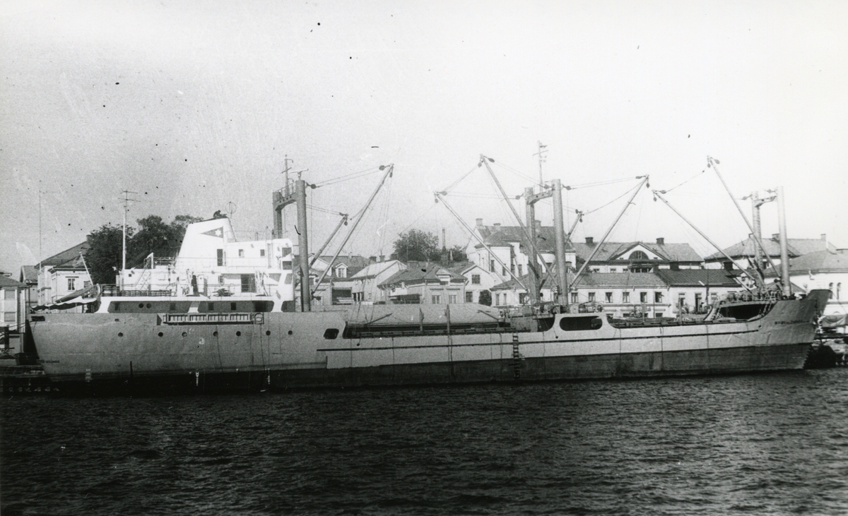 Ägare:/1966-77/: Compania Naviera del Vapor Carmen. Hemort: Gijon.