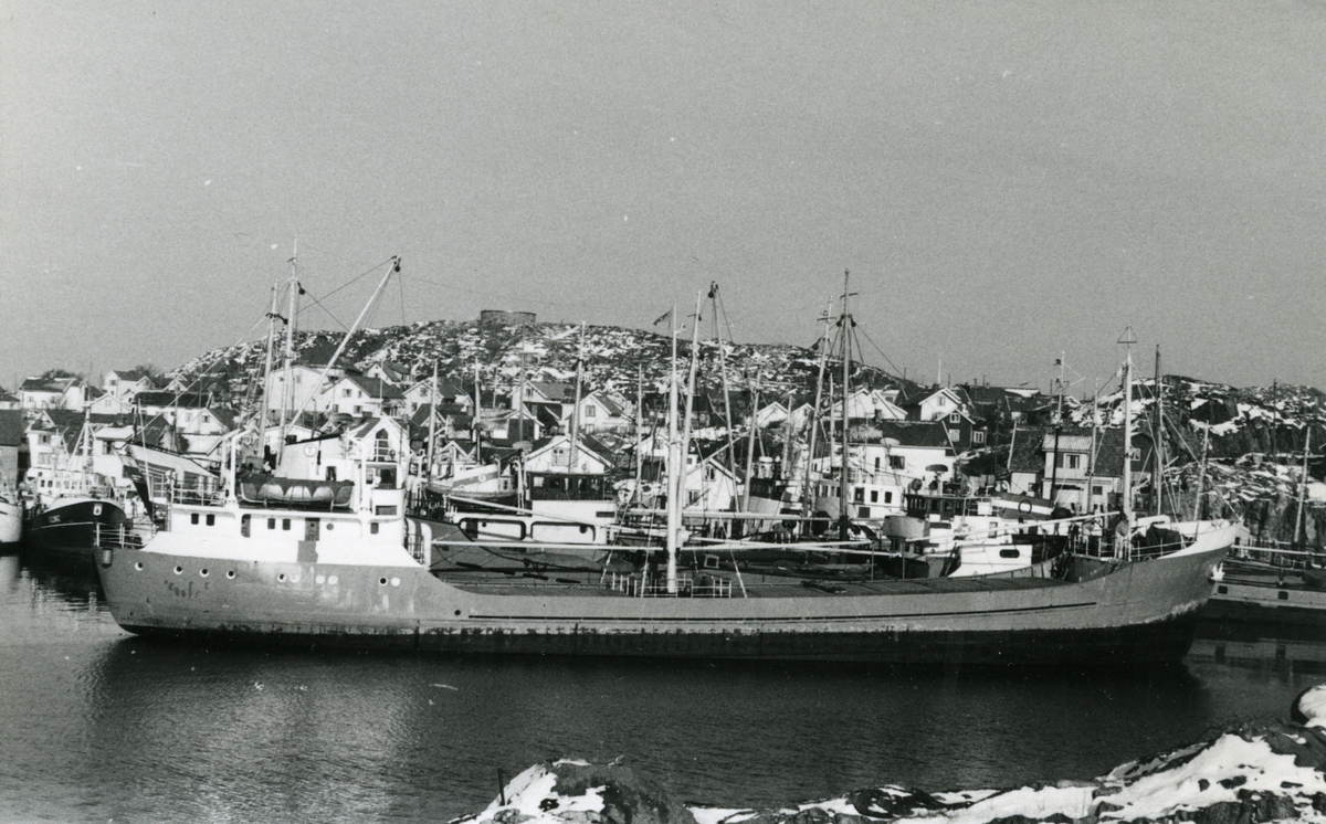 Ägare:/1961-67/: ett partrederi, Huvudredare: Lars G. Johansson. Hemort: Skärhamn.