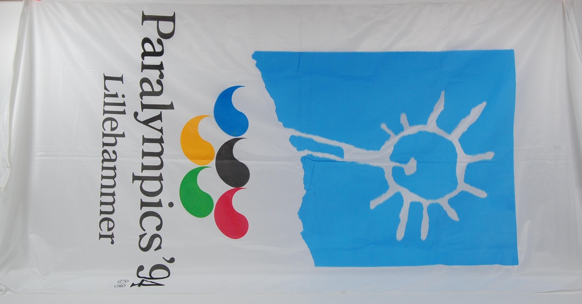 Banneret har logo for paralympics på Lillehammer i 1994.