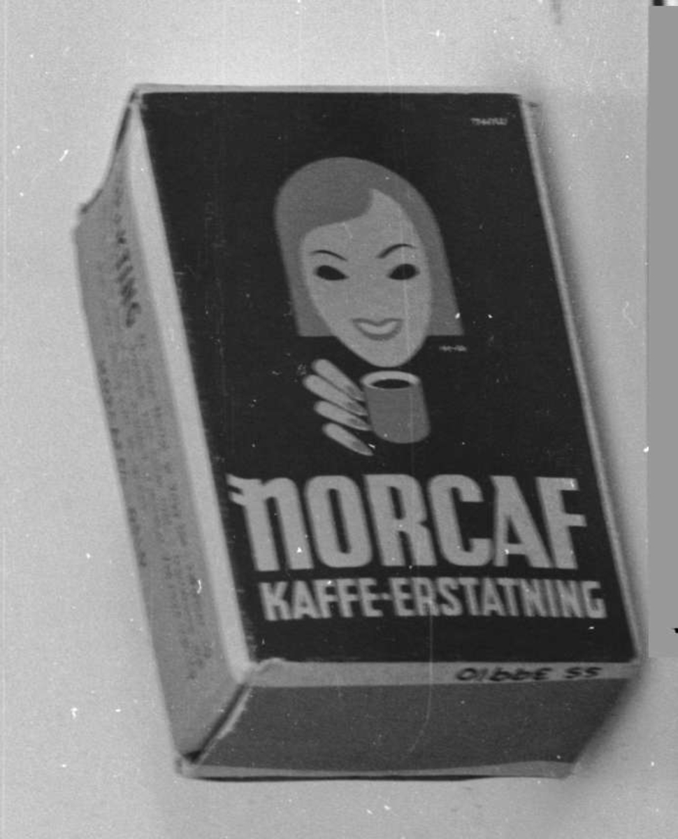 Dameansikt med kaffekopp