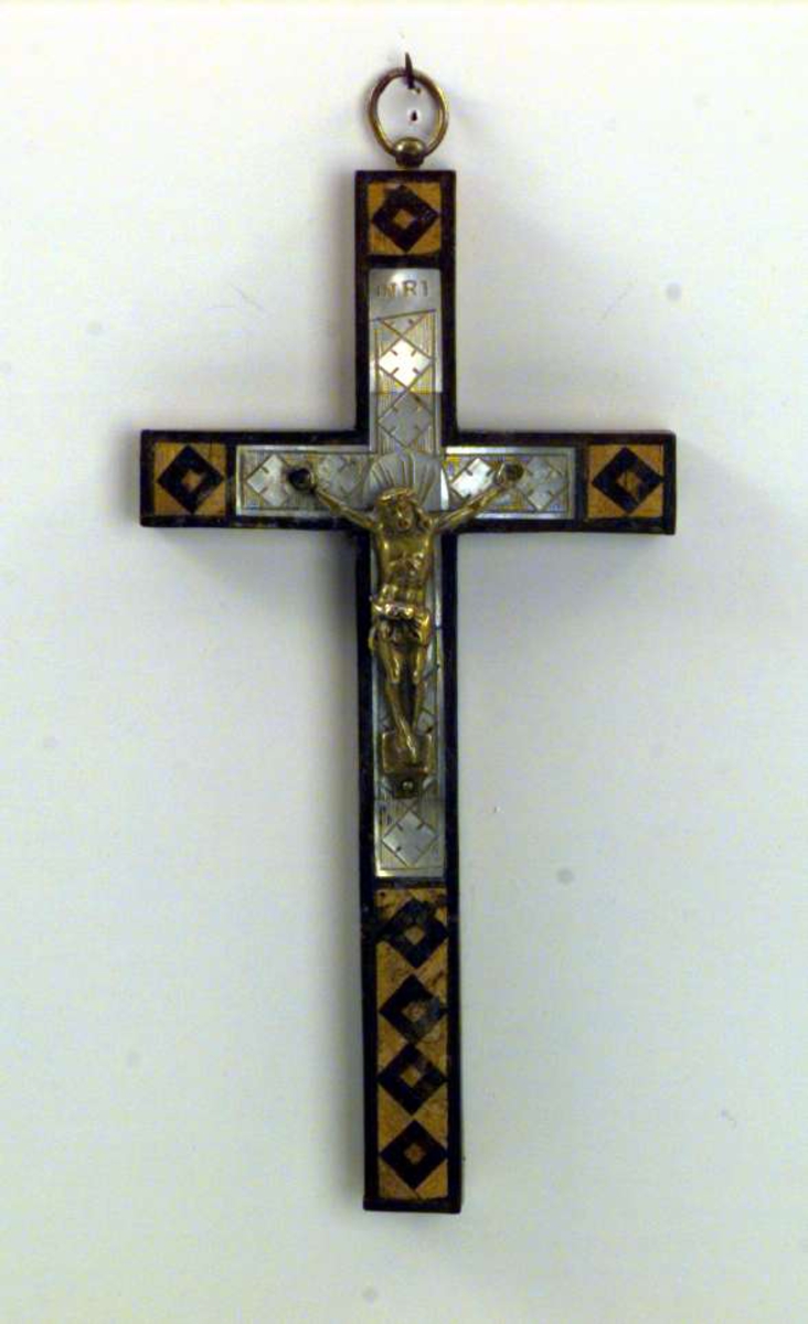 Kristus henger på korset.