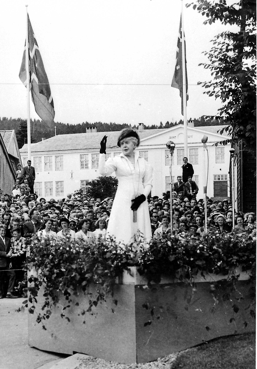 Molde, minnesmerke, Bjørnson