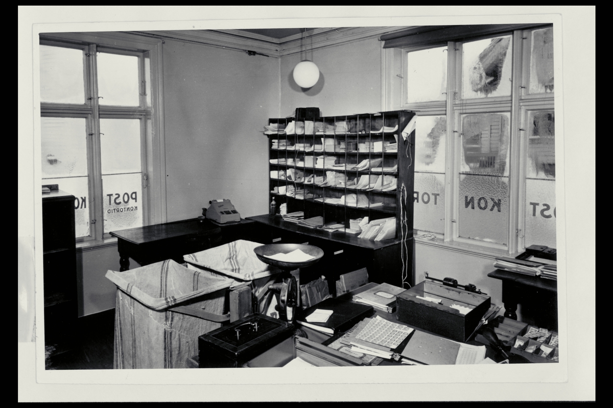 interiør, postkontor, 4001 Stavanger, sortering, vekt, postsekker, 