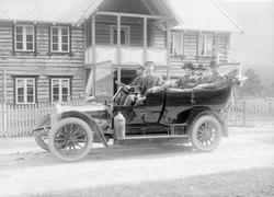 Iversens Automobil  7/7 - 10, Dovre. Bilen er en Clement-Bay