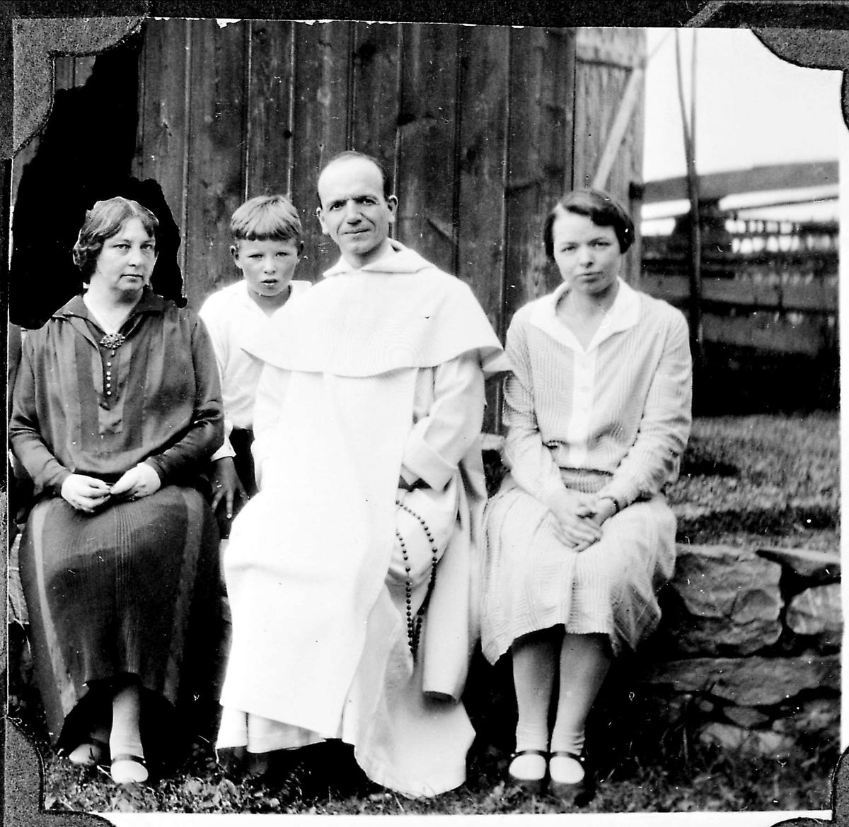 Olsok, pater, kvinne, barn