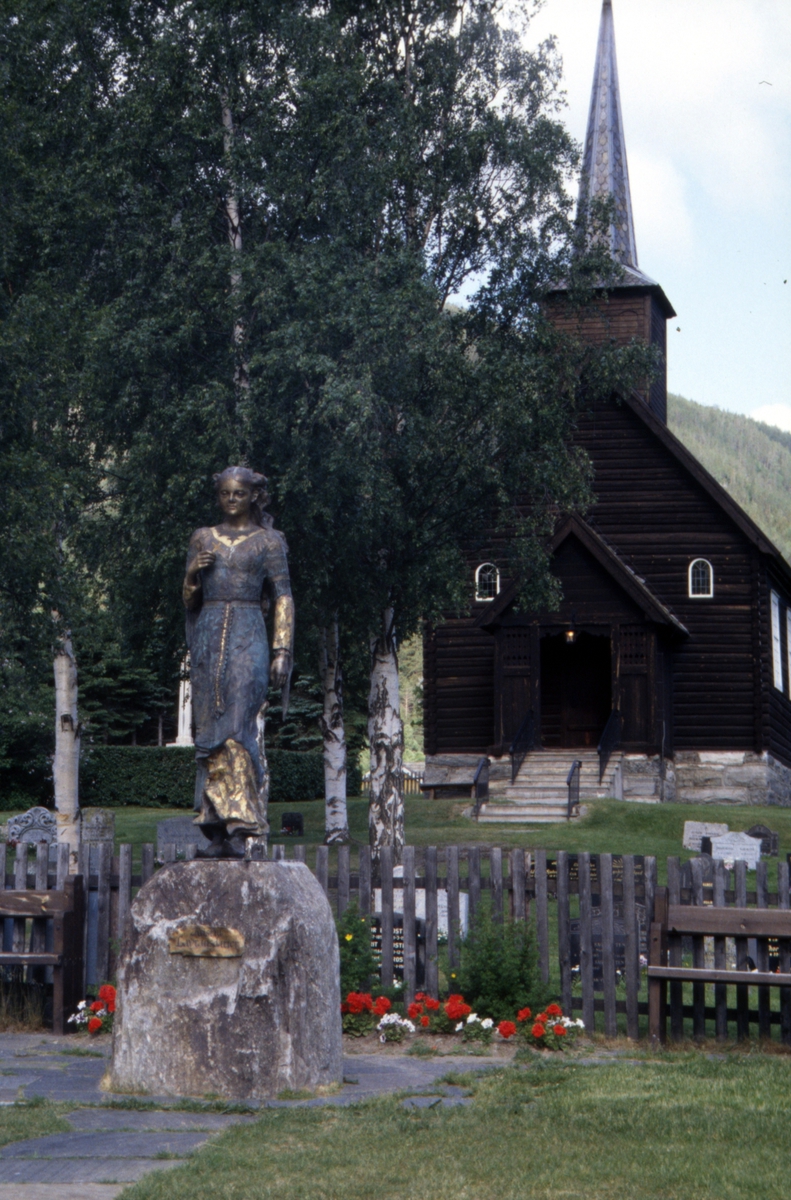 DOK:1995, Sel, Kristin Lavransdatter, statue,