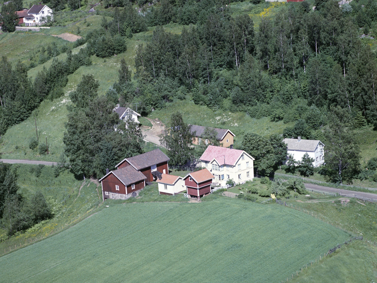 BASTUHOLEN GÅRD