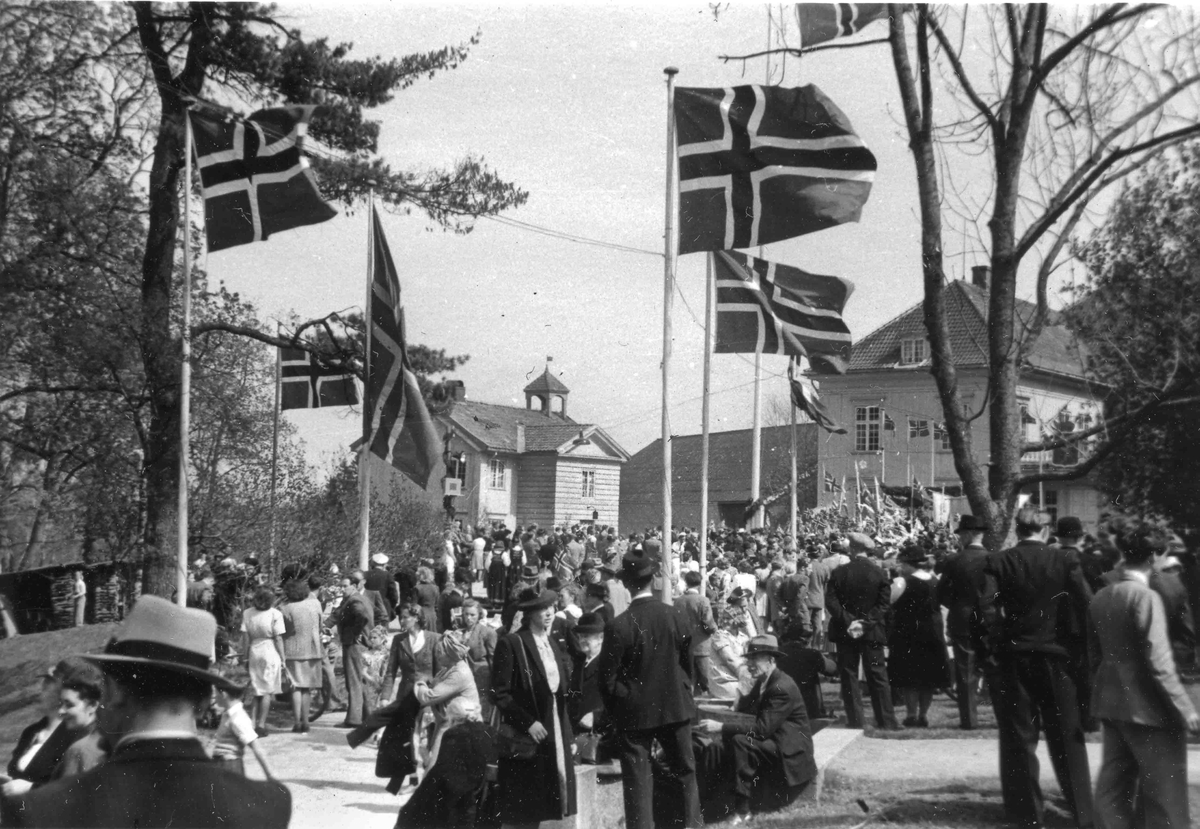 Eidsvollbygningen 17. mai.