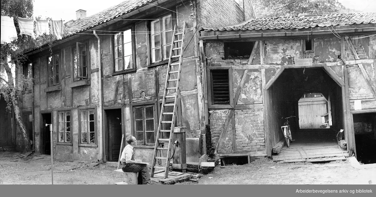 Arkitekt Arne Berg ved Gamle Vika, august 1958.