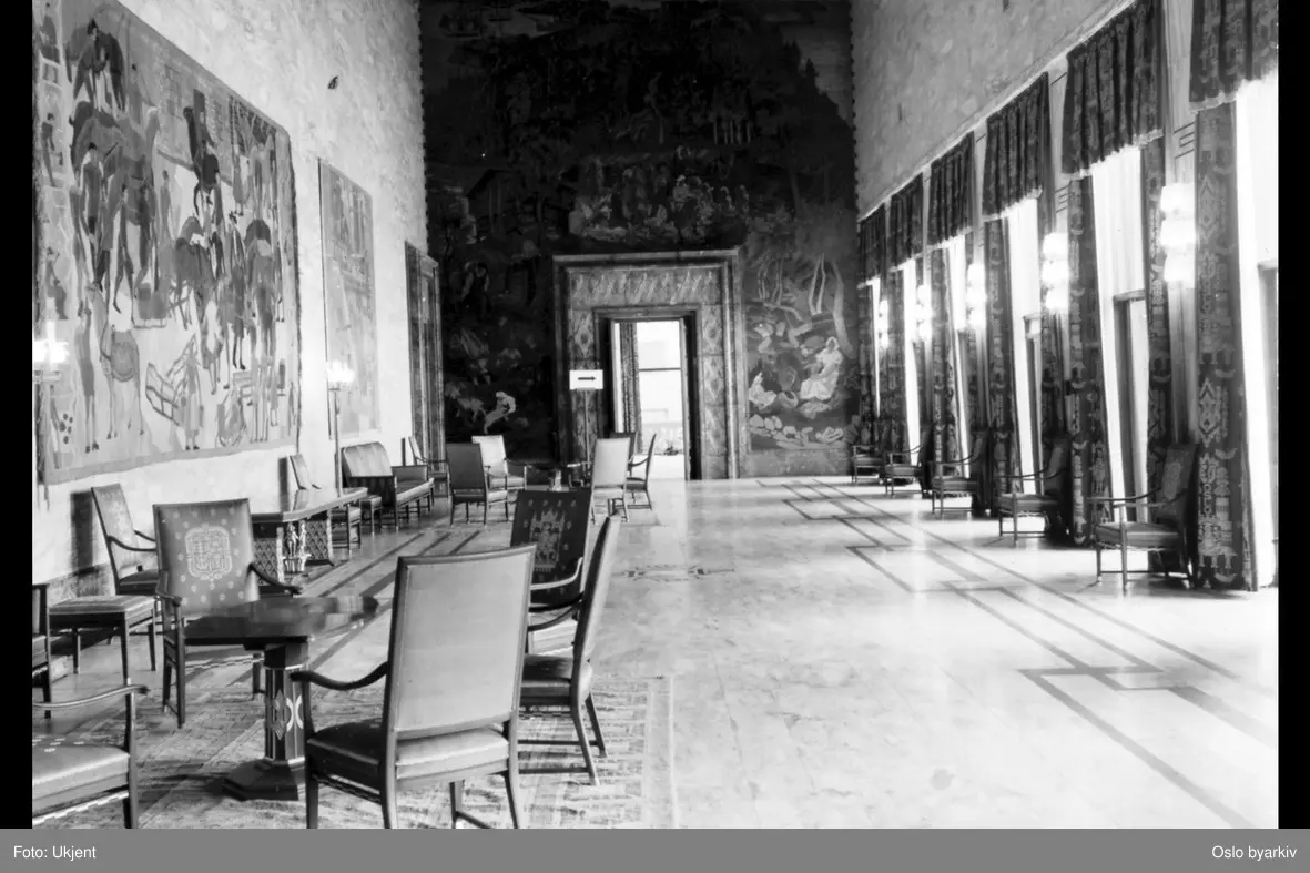 Oslo Rådhus (Rådhuset). Festgalleriet med Axel Revolds freskomaleri ...
