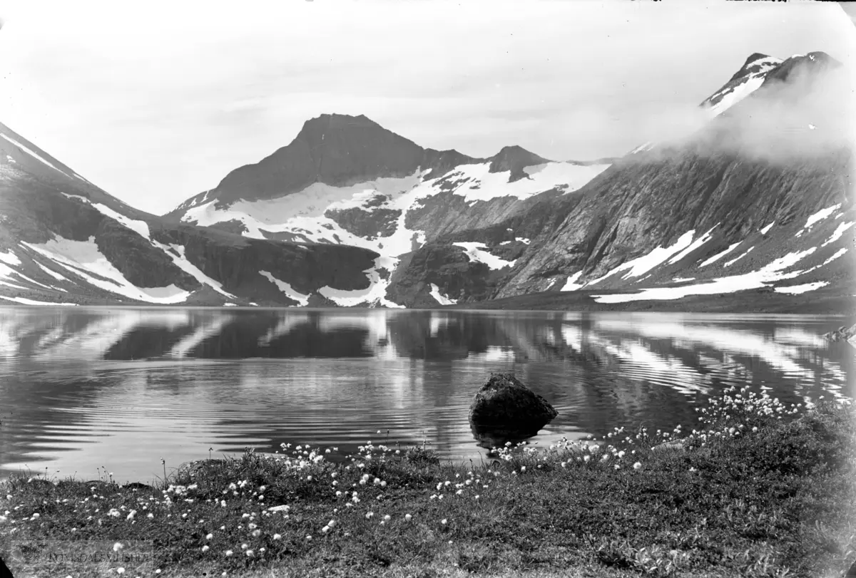 Kirketaket og Kjøvvandet.