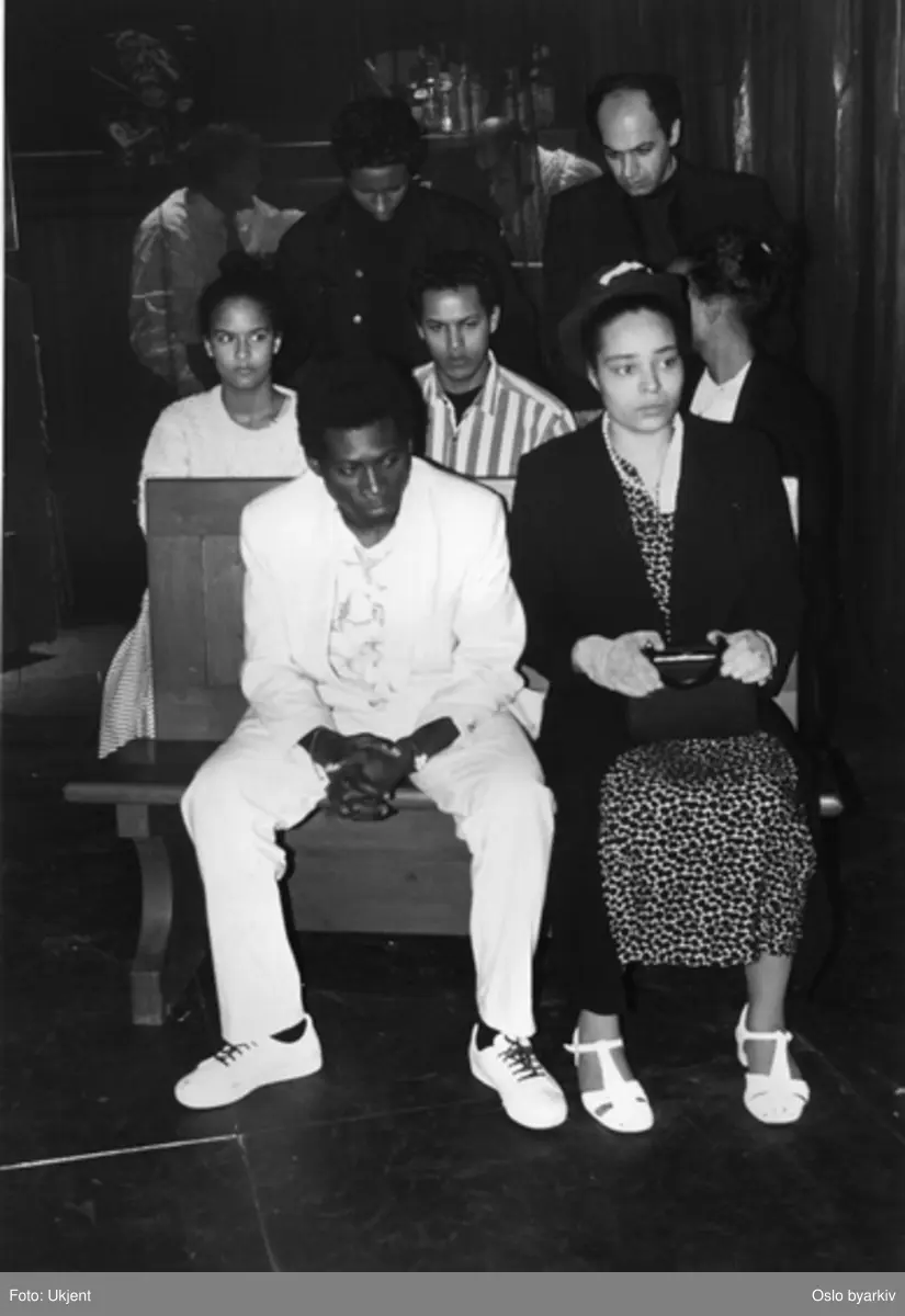"Blues for Mr. Charlie", Teaterforestilling av James Baldwin på Parkteatret. 2-12. november 1993.Kontakt Nordic Black Theatre ved ev. bestilling av kopier.