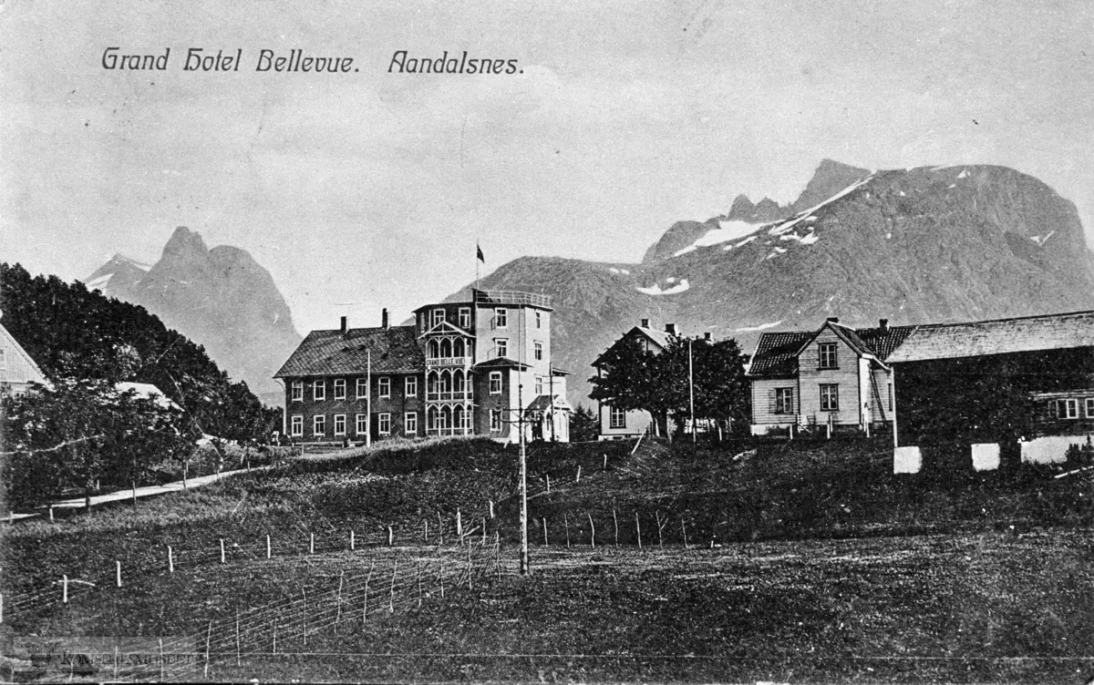 Grand Hotel Bellevue, Åndalsnes. før 1940