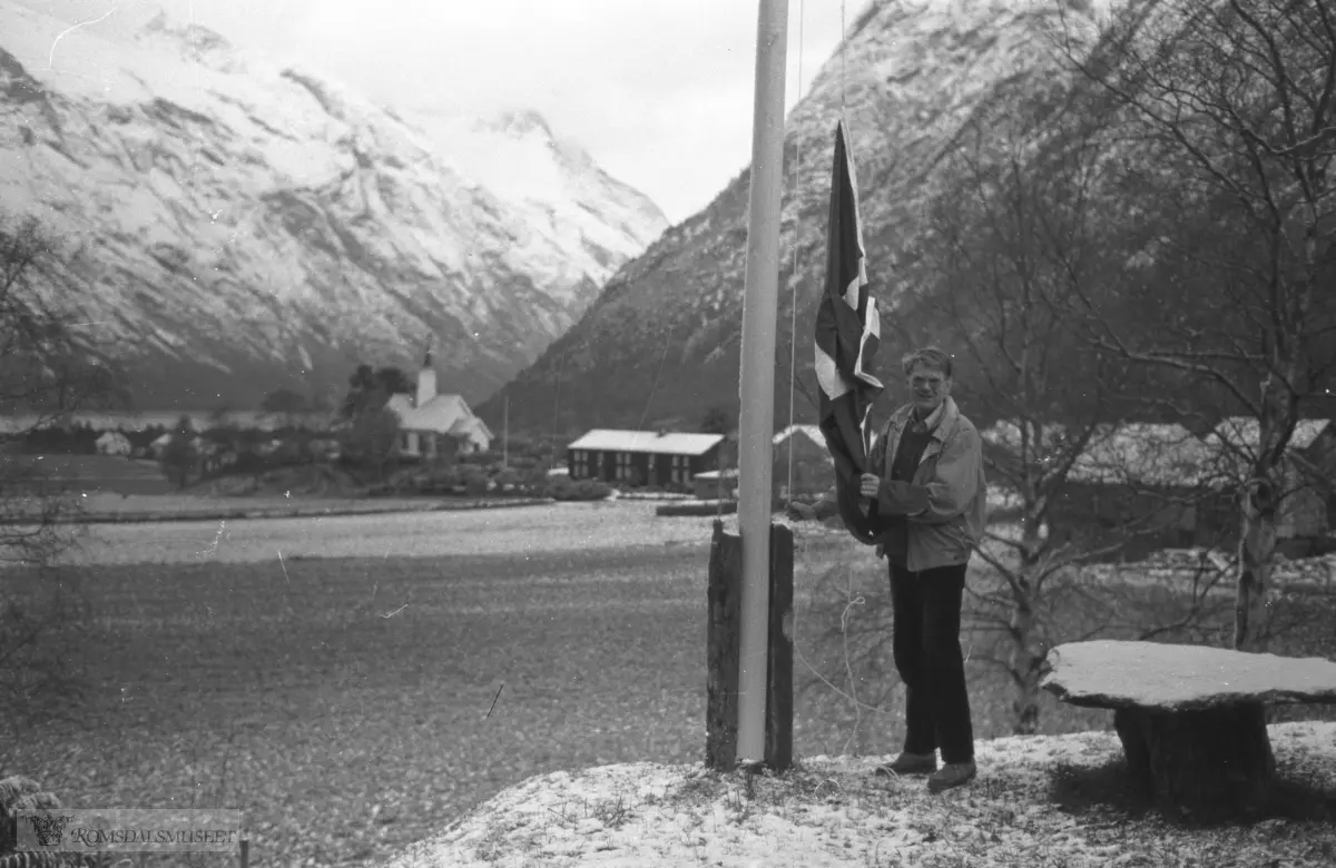 Sogneprest Ivar Fr.Hals bygde denne hytta i Kjeura i 1942.