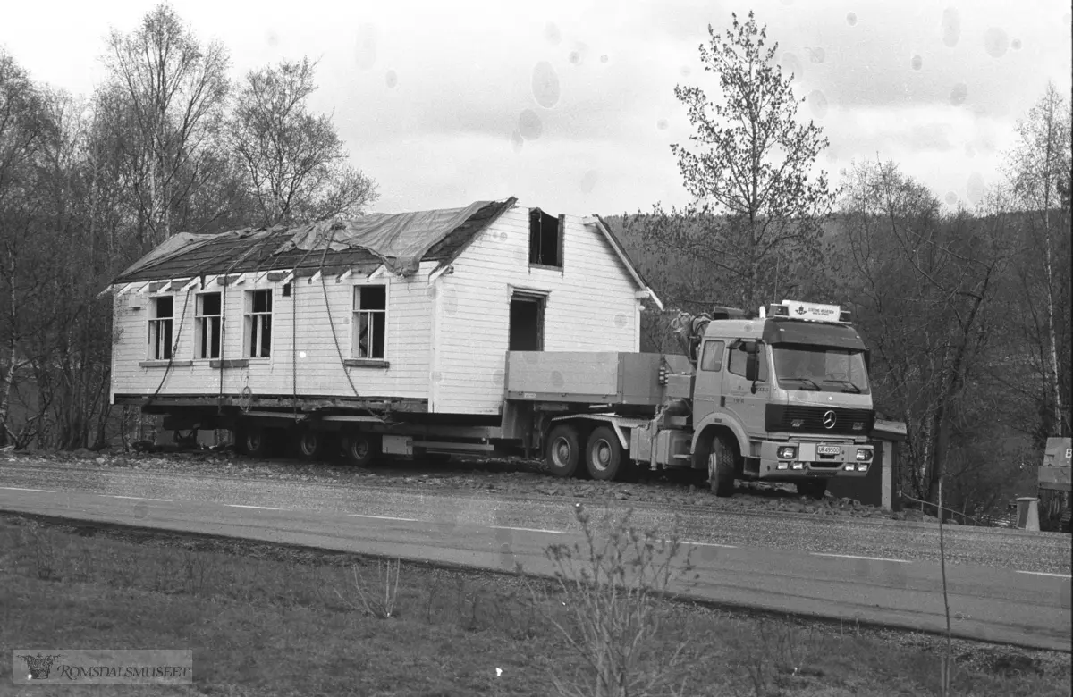 Skjærslia ved Skjerså. Soar bedehus. gnr 44. bnr3.(se Romsdalsmuseets årbok 1992, side 41)