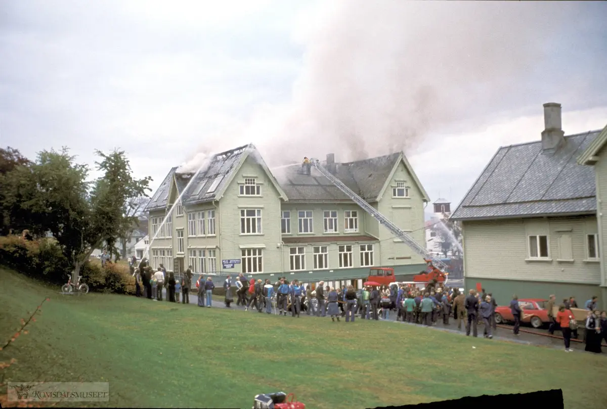 Molde folkeskole øvre vei 23 brenner 10.10.1977.
