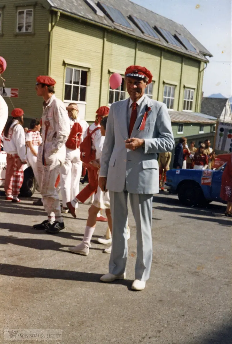 Per Amdam som æresruss 17.mai.1985