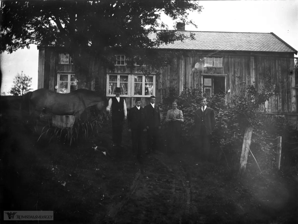 Severin Korsan (died in 1910) was a bookbinder for the church.  ..T.So the picture is before 1914 but after 1910 (when Severin Korsan died - Severin's wife died in 1901). That is when Jenny and her family moved to the house to help Urban with the bookbinding...(Eske B104).(Eske merket: 1.Fra Lauaasen 1916) .(Eske merket: S.Korsan, Schjelderup)