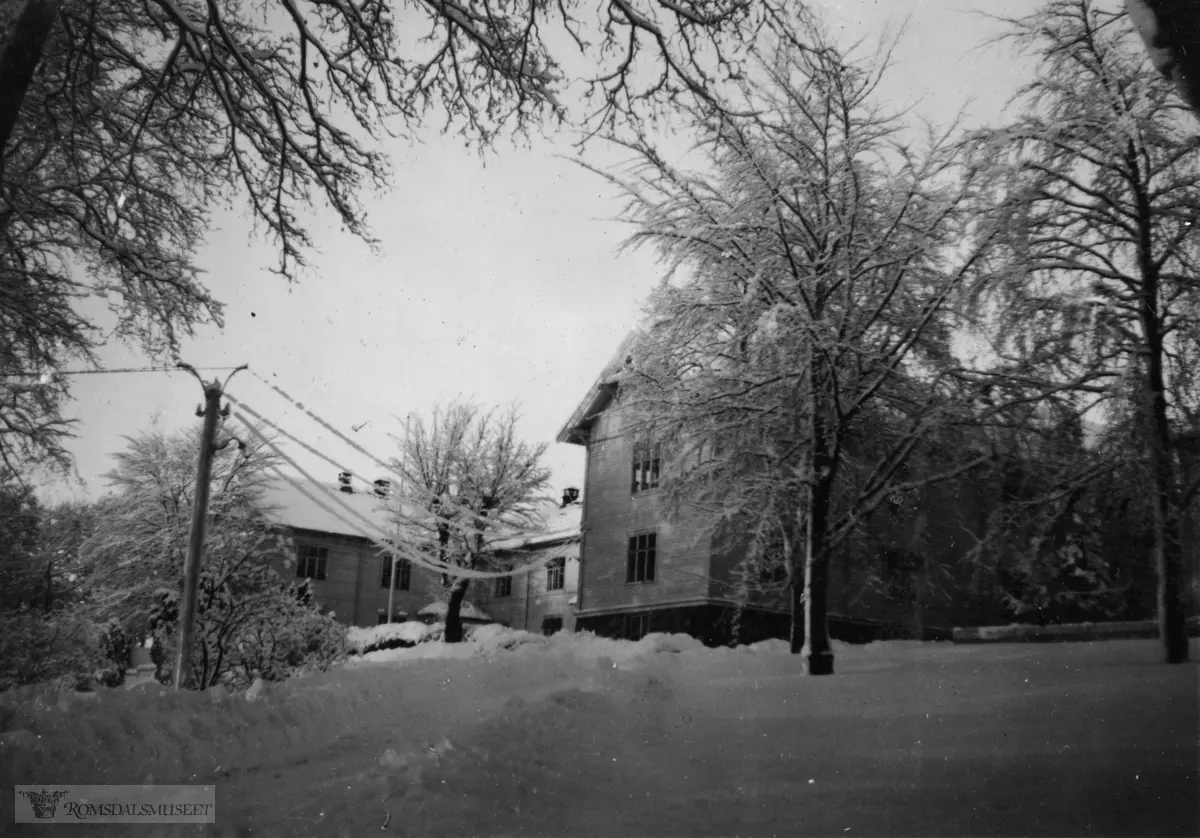 Reknes hospital.."Snø-vinteren 1939-1940".