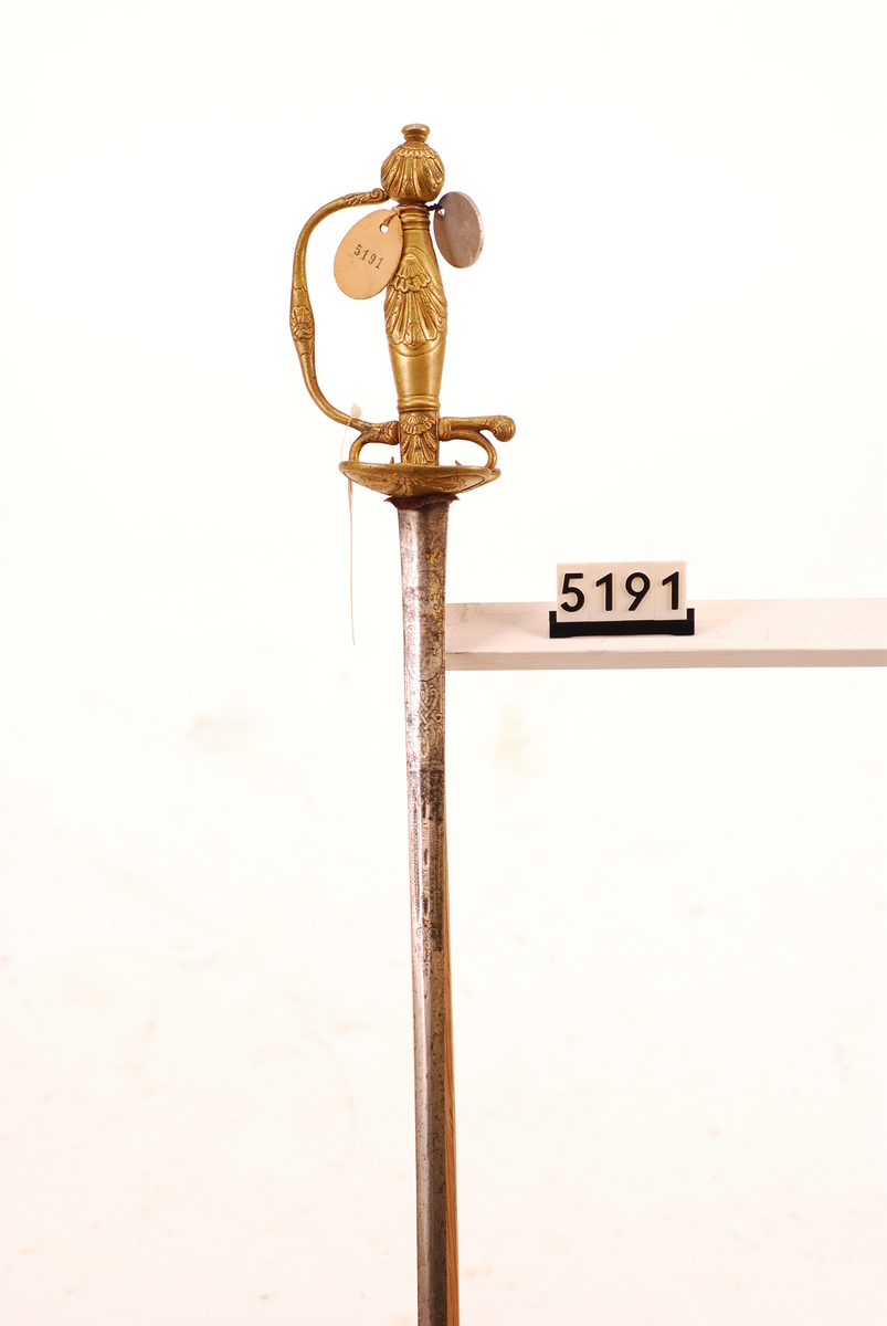 Draktkårde med hånd og fingerbøyle messing