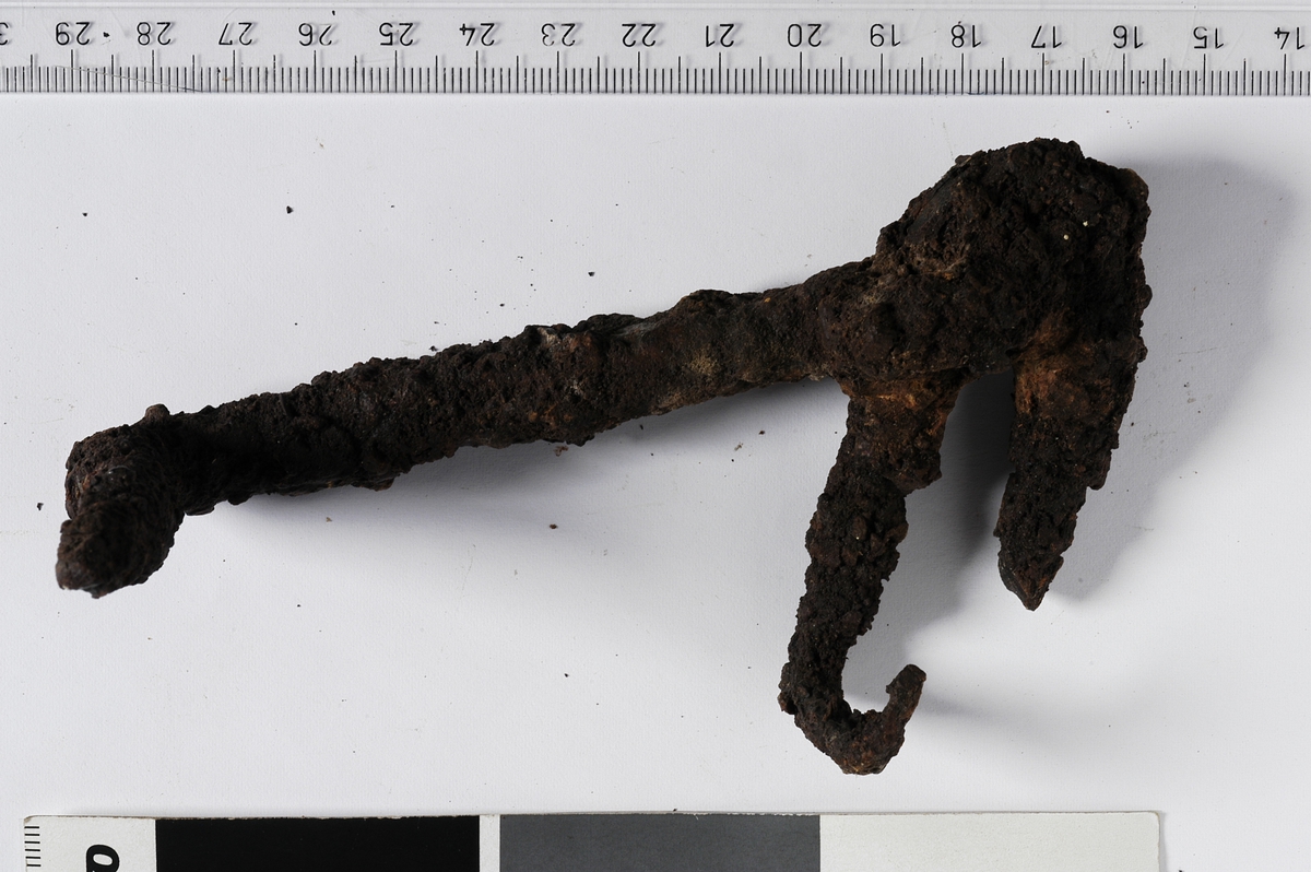 MÅL: L: 13CM. H: 6CM.