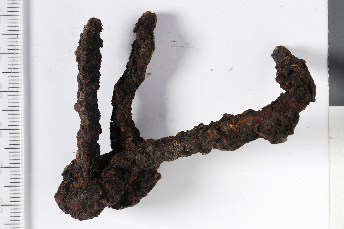 MÅL: L: 7, 2CM. H: 3, 5CM.