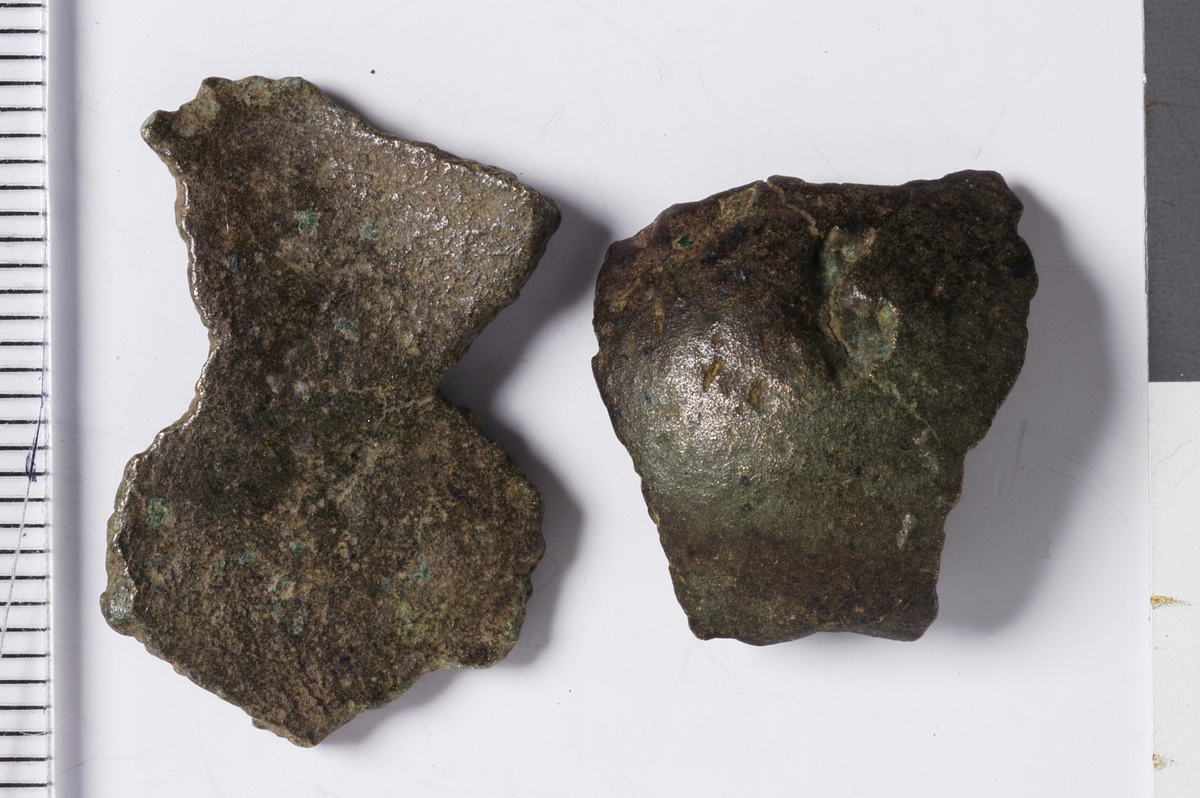 MALV: SE BESK., BUNNFRAGMENTETS TYKKELSE 4 MM. BUKFRAGMENTETSTYKKELSE 2 MM. 