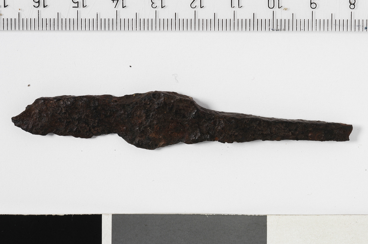 MALV: ST. L. 87, 2 MM, FRAGMENTARISK