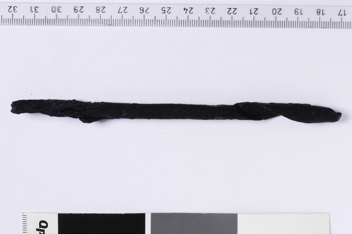 MÅL: L. 15, 1 CM