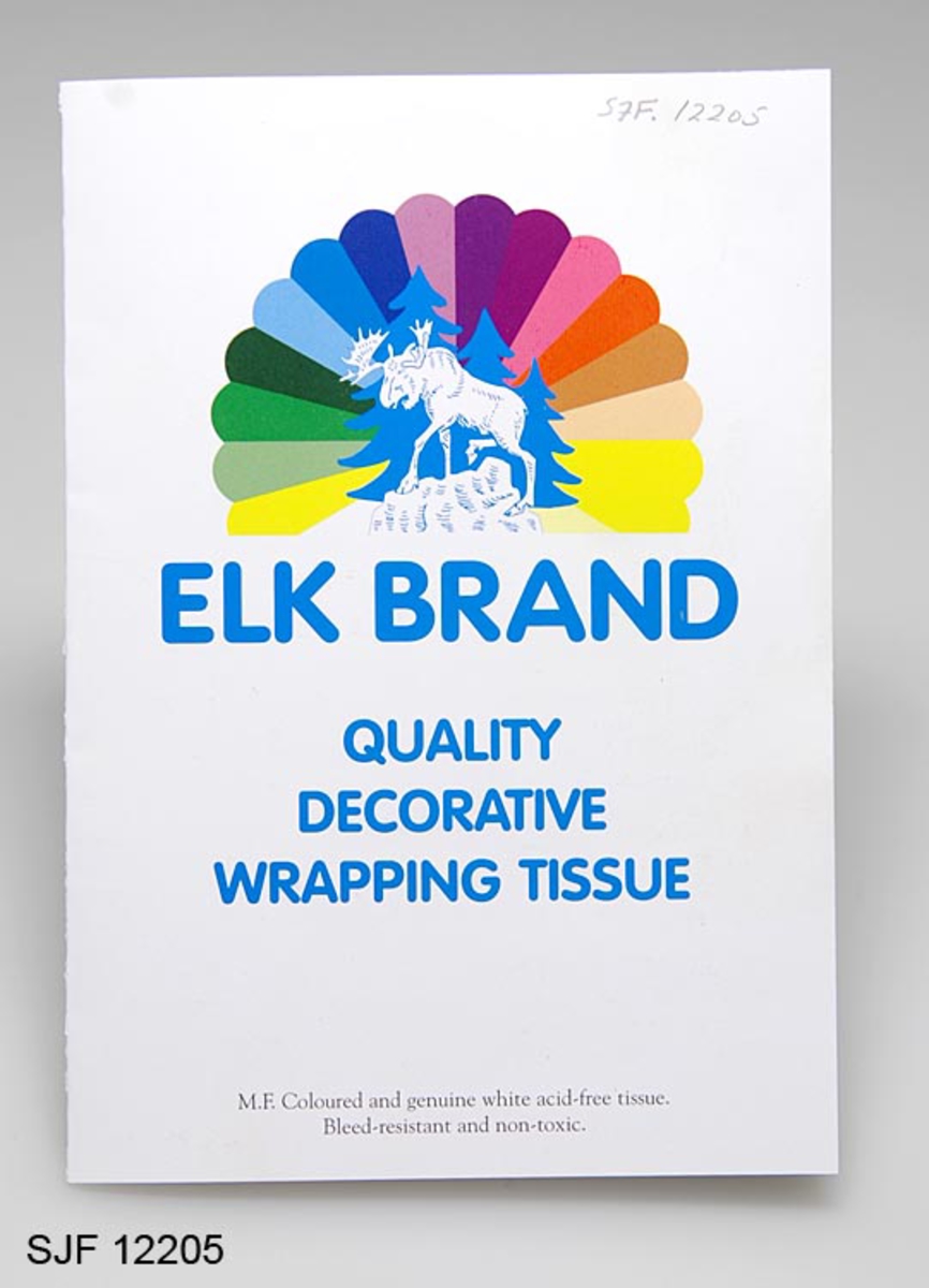 Heftet ble brukt i markedsføringsøyemed. 
Heftet inneholder små prøver med ulike papirkvaliteter som blir produsert ved Skjærdalens Brug. Papiret kan gis ulike farger. I heftet er det derfor samlet et oppsett med de ulike fargevalgene. 

Papiret blir levert i pakker med 480 eller 500 ark. Papiret er bl a velegnet til innpakning av ømfintelige materialer.  