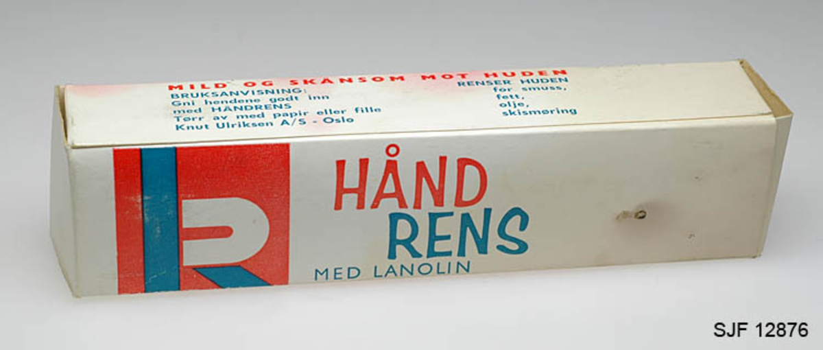Gjenstanden består av en tube med håndrens og pappemballasjen til tuben. Tuben har en sylindrisk form. Den er flat i ene enden og har en skrukork i den andre enden. Den er laget av mykt metall. Ved å rulle den flate enden sammen tømmes tuben.  På tuben og pappemballasjen gjenfinnes bokstavene K (grønn) og U (hvit) på et rødt felt satt sammen til en frimalogo, trolig firmaet Knut Ulriksens logo. Håndrensen er brukt i forbindelse med skismøring. Selv om denne håndrensen selsvsagt kan anvendes for rensing av huden ved tilsmussing fra annet en skivoks, så er denne tuben med håndrens kun tenkt brukt i den sammenheng. Gunnar Lund oppbevarte tuben sammen med skivoksen i smørekofferten (SJF. 12821).  