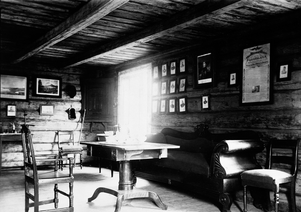 Hamar, interiør fra 2. etg i Grimsrudbygningen som er en del av Hedmarkstunet, friluftsmuseet på Hedmarksmuseet og Domkirkeodden, 

