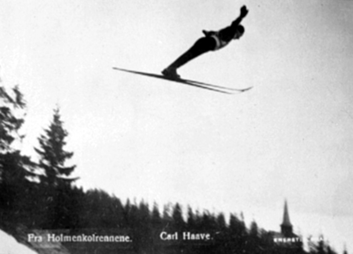 Postkort, Oslo, Holmenkollen, Holmenkollrennet, Hamarhopperen Carl Haave i svevet, HIL, han fikk første premie i eldste klasse 40 år gammel,