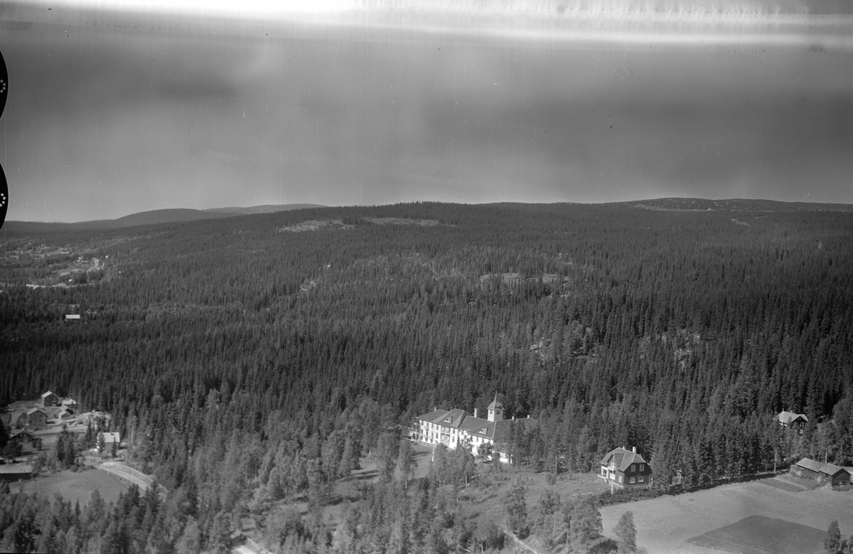 Flyfoto av Mesnalia kursted, Ringsaker med omegn.