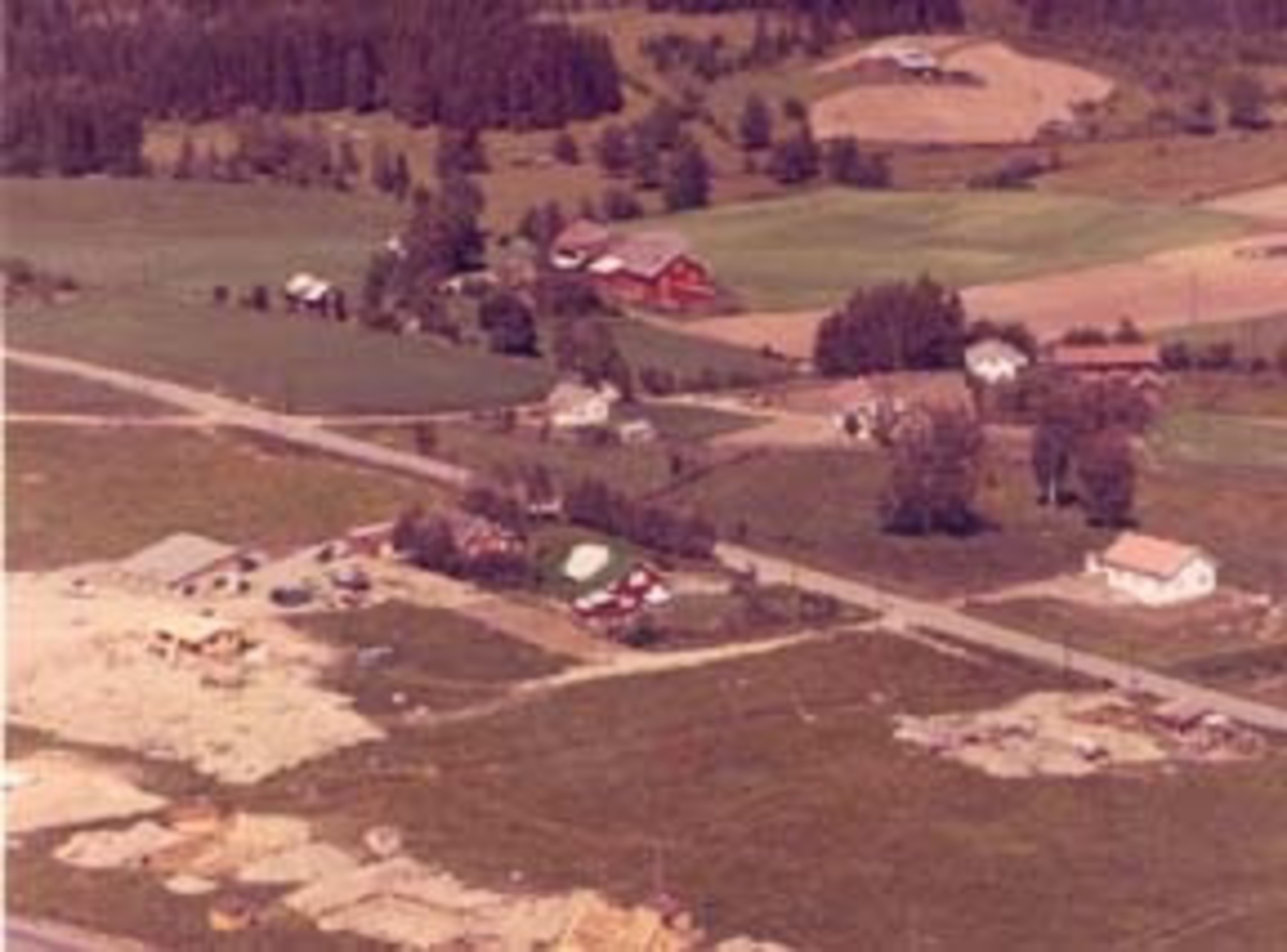 Flyfoto av Krokstad, Norheim, Furnes, Ringsaker.
