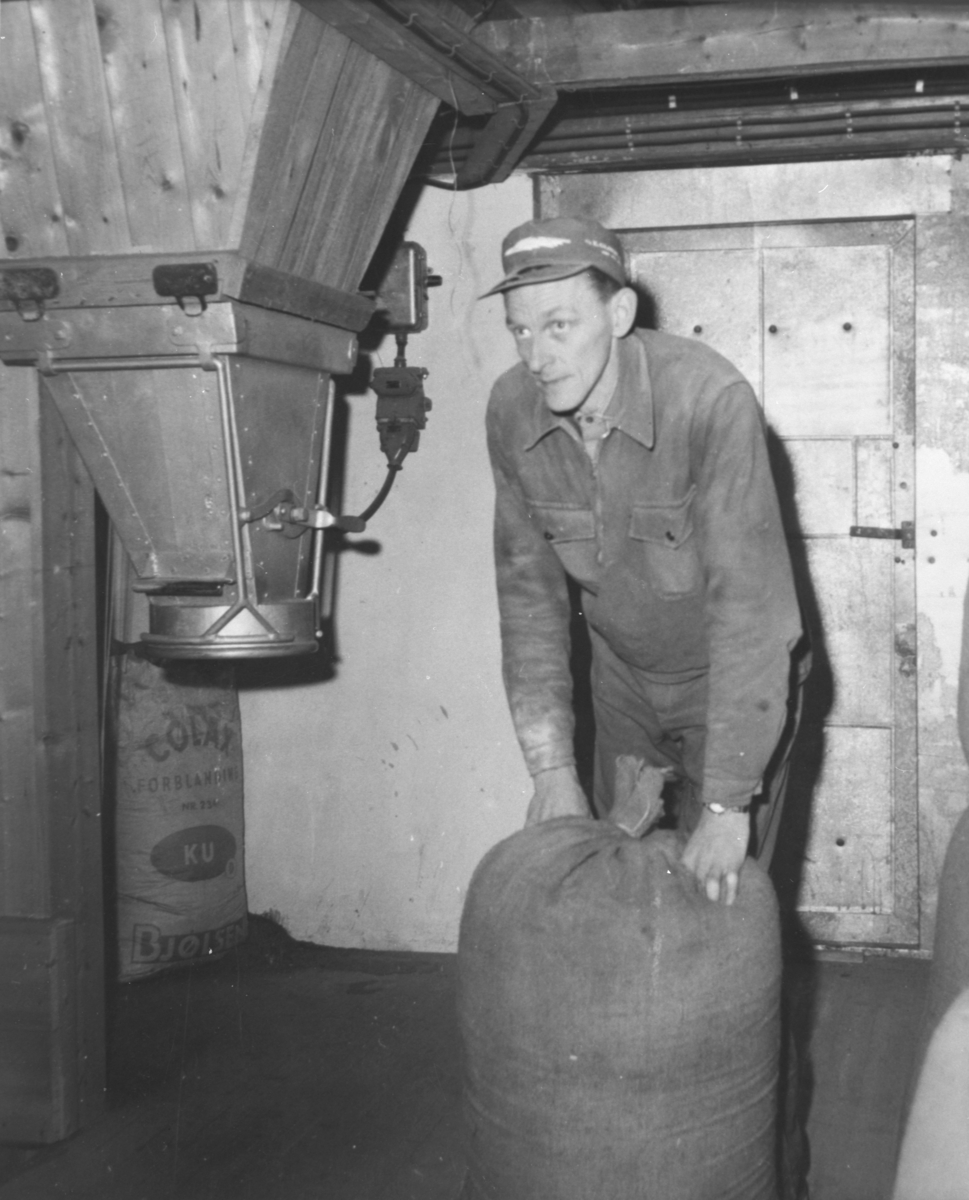 Ringsaker, Næroset, Kvisla mølle og møller Arne Kjellvold (født 1922)