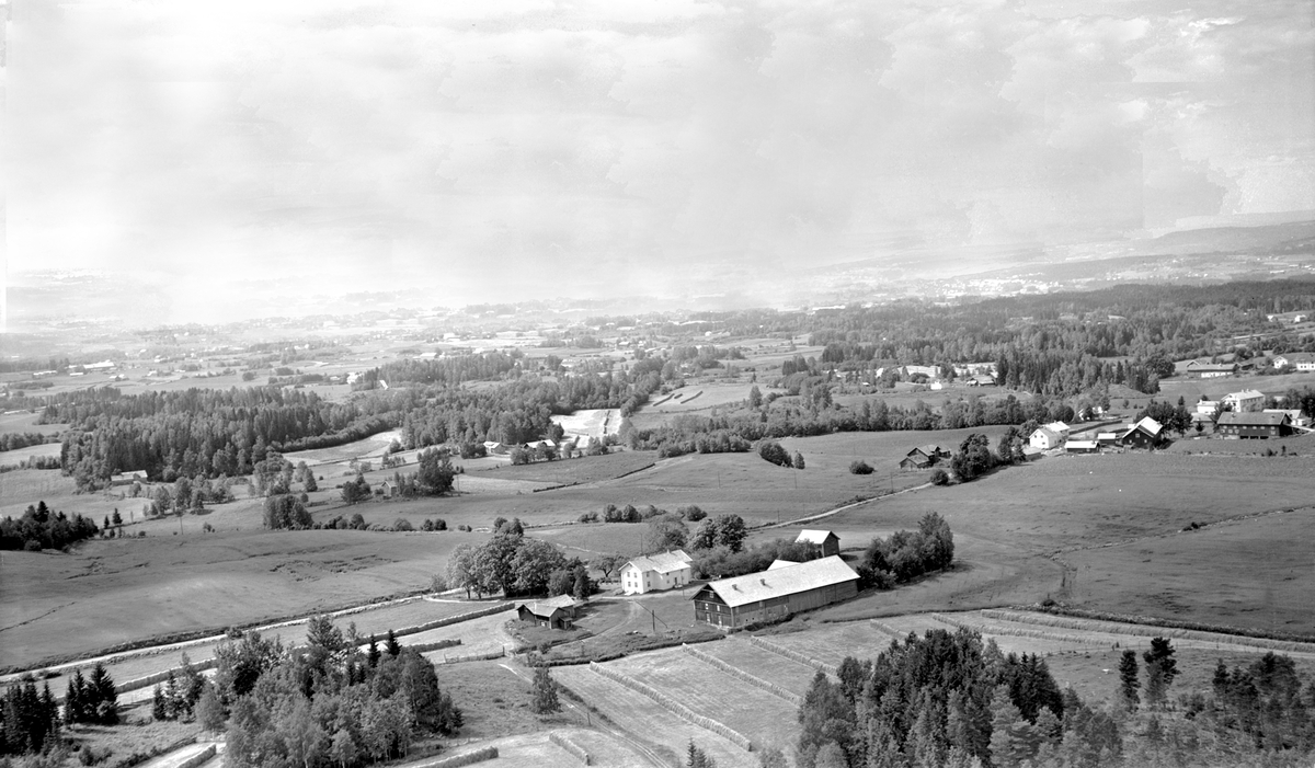 Flyfoto, Vang H,  Kartomten gård, gnr/bnr 114/1, Fartvegen 310