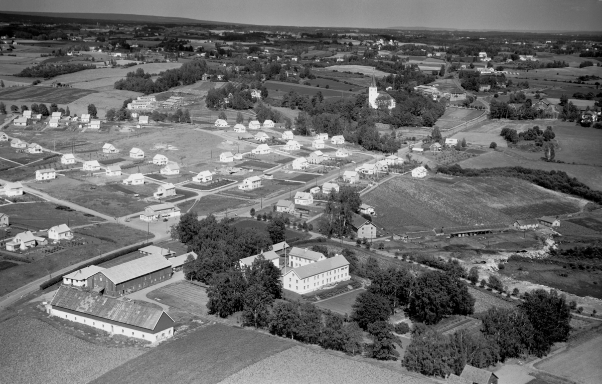Flyfoto, Vang H,  FLYFOTO ÅKER GÅRD, RIDABUx