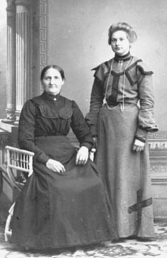 GRUPPE: 2, LISBET LARSDATTER FØDT: 1850, DATTER JOHANNE FØDT: 1888, TROLLDALEN UNDER TOMTER