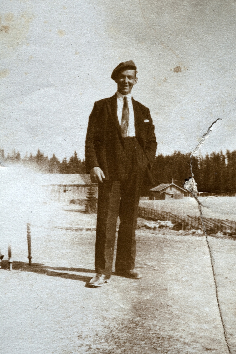 Konrad Solbakken, Solbakken ca. 1930