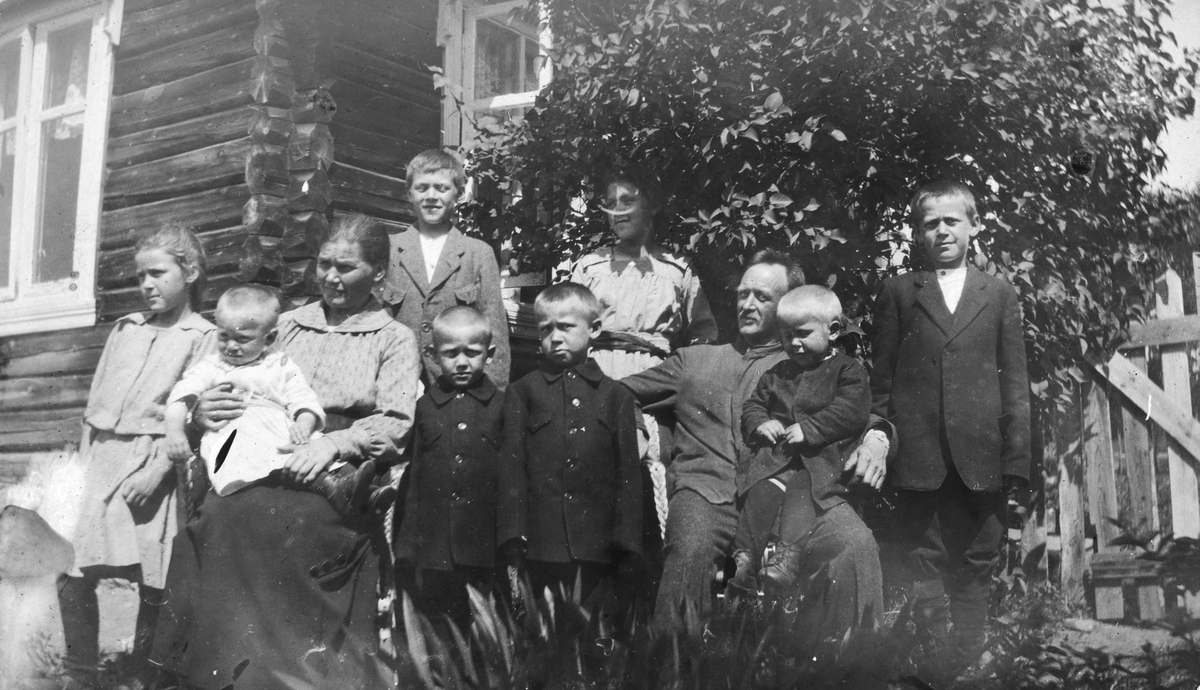 Martenus og Johanne Nysted m/barn