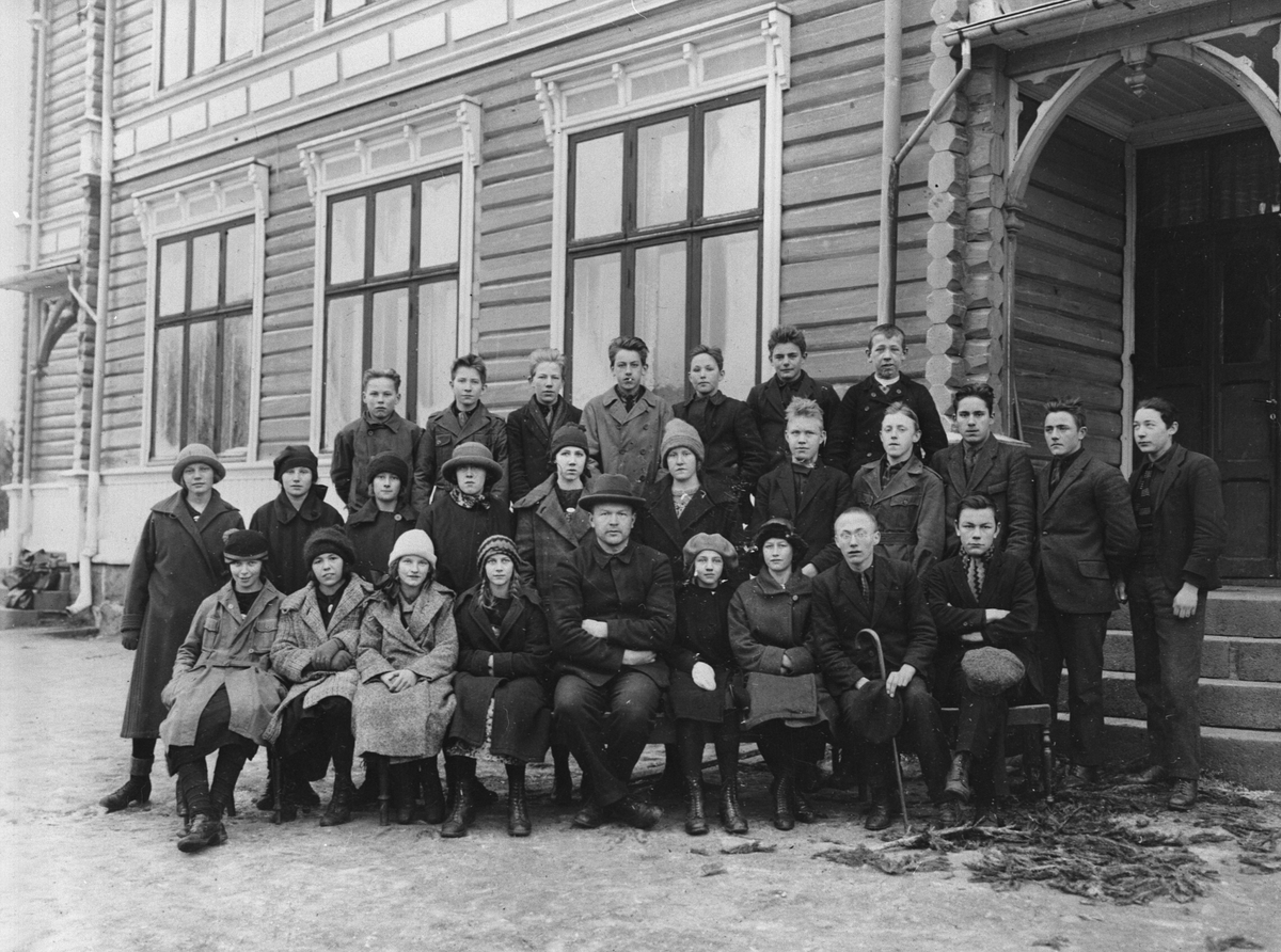 GR: 27, SKOLEKLASSE, FORTSETTELSESSKOLEN, TINBERG, LØTENSe reg. skjema for navn. 