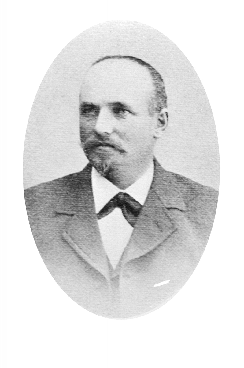 Løten, Løiten Brænderi, styreformann A. Spangen,