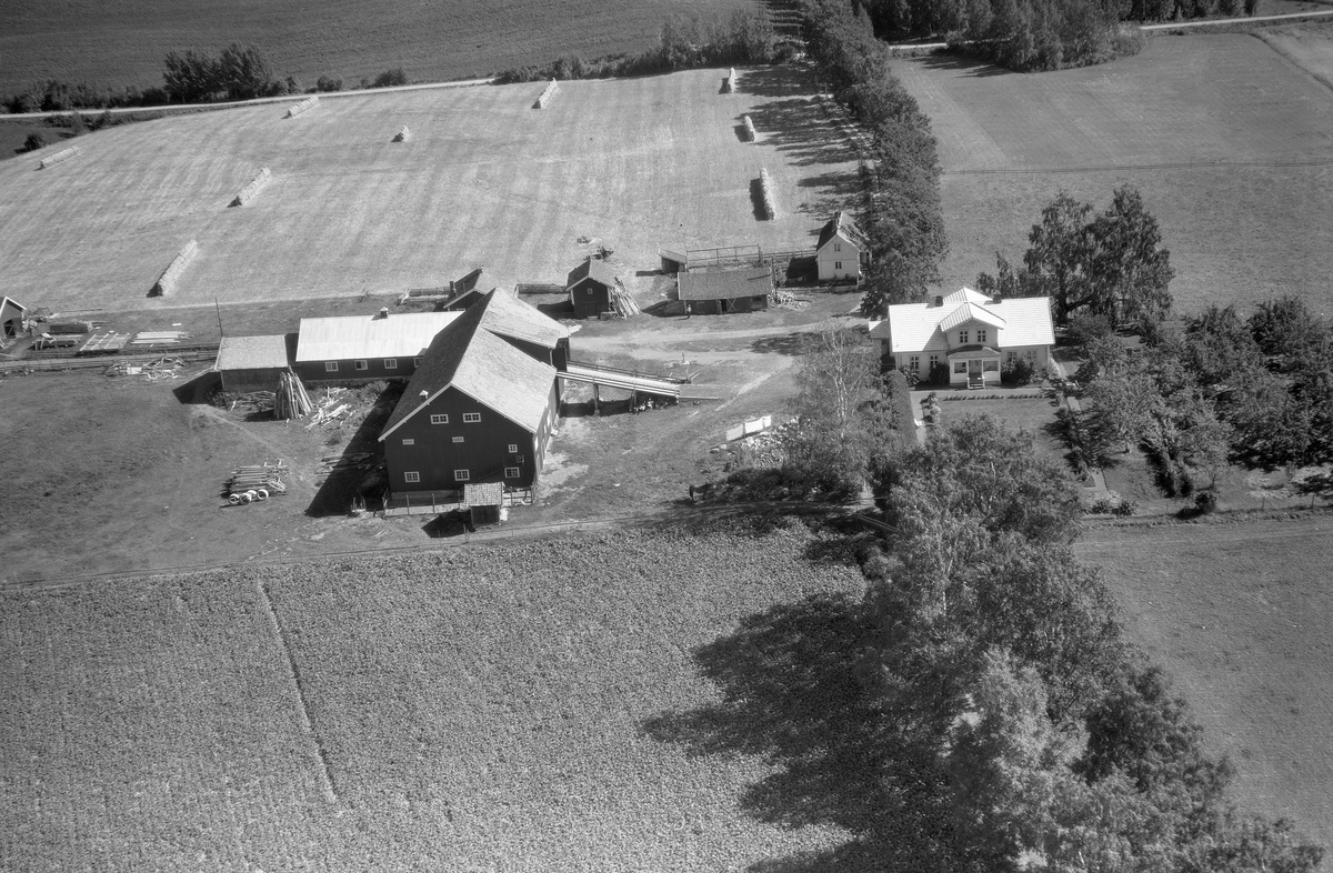 SVEEN. FLYFOTO, OTTESTAD, SANDVIKAVEGEN 180