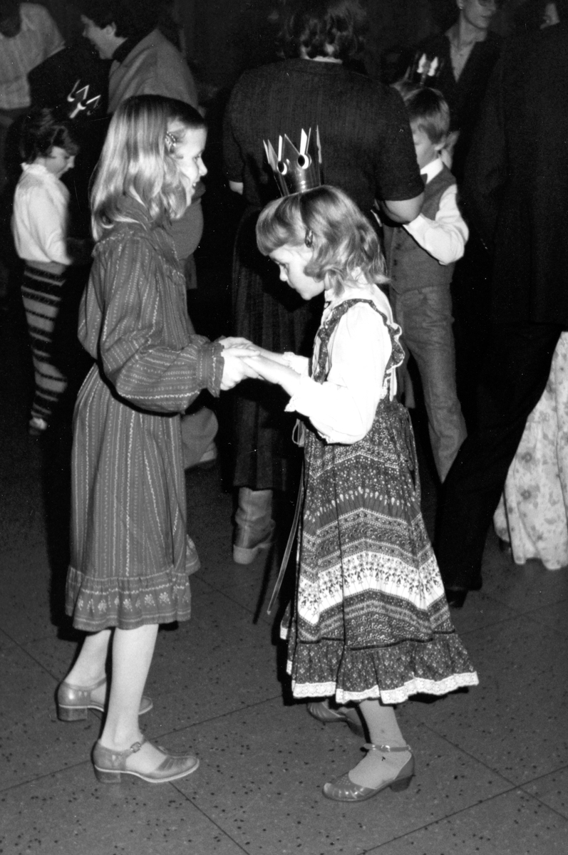 Nordvang forsamlingslokale på Espa i Stange. Danseskole ca. 1980. Ei av jentene er Wencke Solvang. 