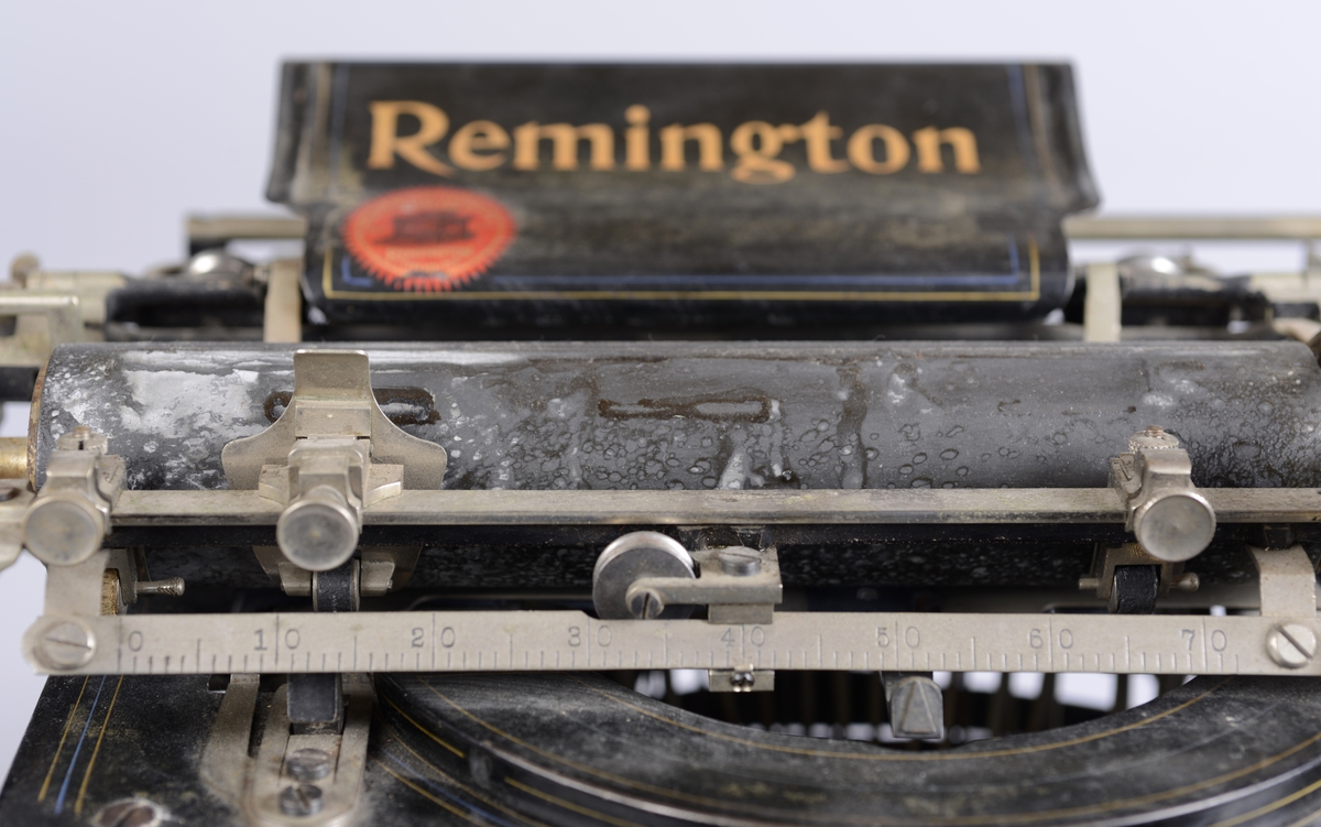 Skrivemaskin av merket Remington fra ca. 1910.