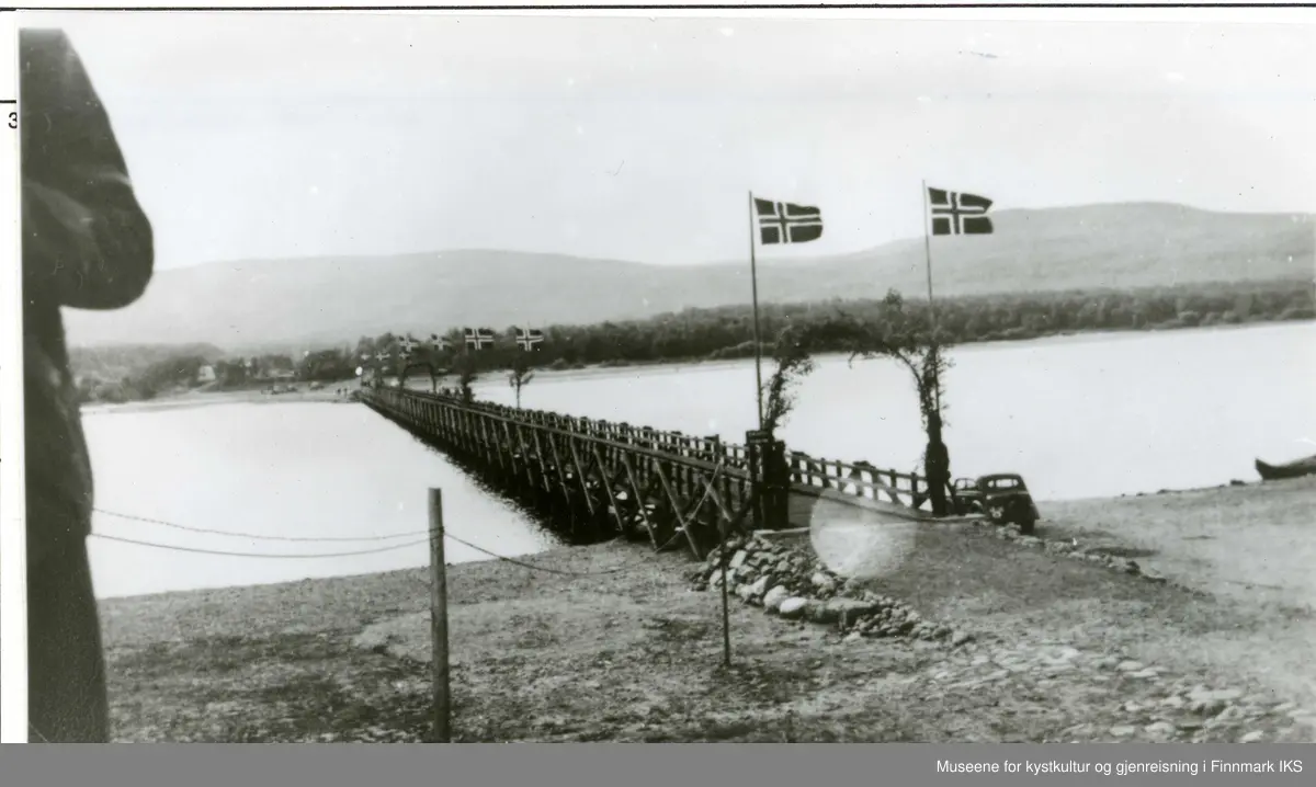 Den første brua over Tanaelva. 1939.