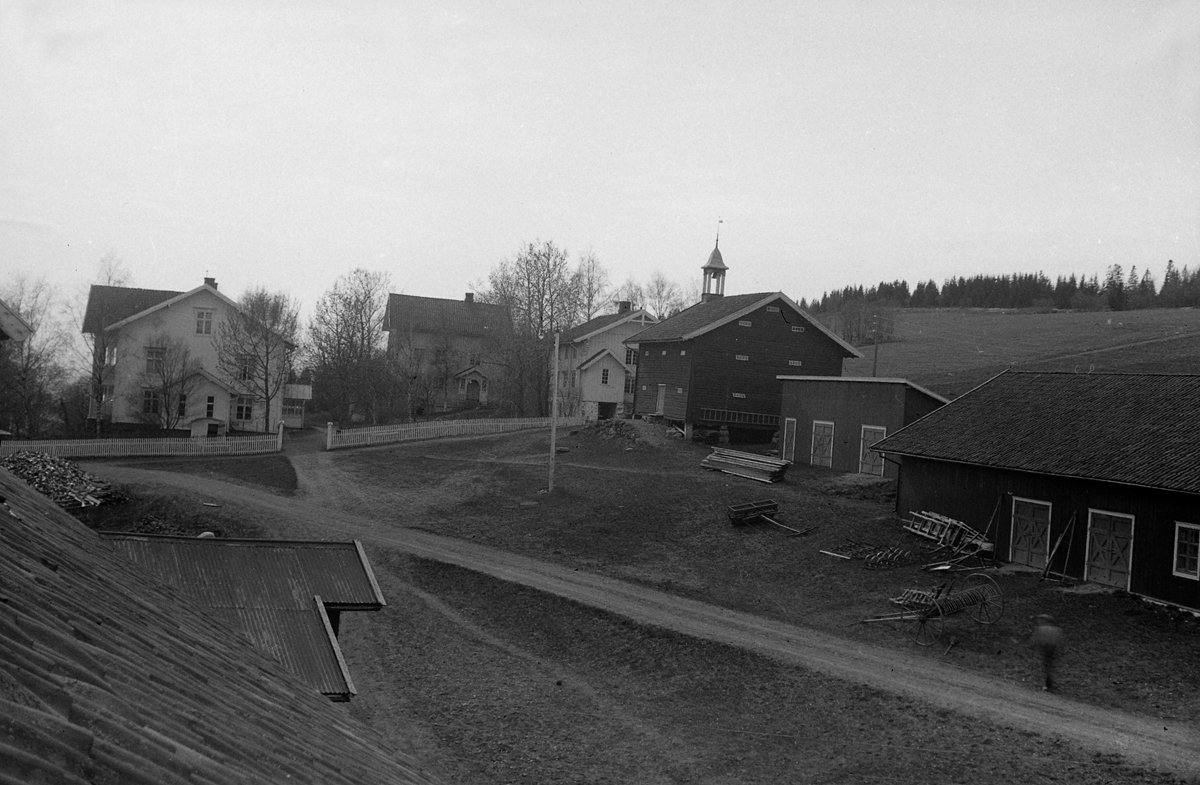 SKJELLUNGSBERG, GARDSTUN, FURNES i Ringsaker, GNR. 241-1, Se Furnes Bygdebok 1 s. 256.