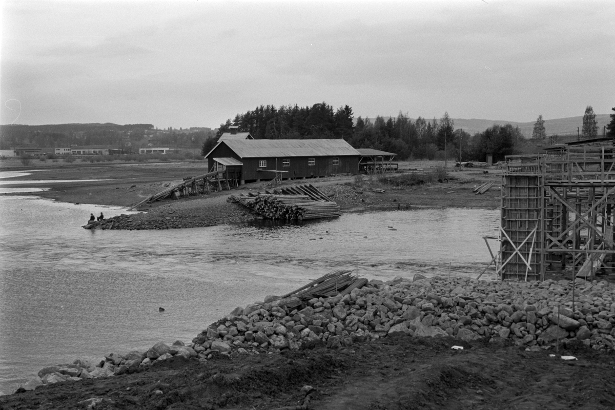 SVARTELVA, FISKEPLASS, FISKEINNRETNING, ÅKERSVIKA, Hamar, 15. 05. 1971, FOTO: P. M. T. 