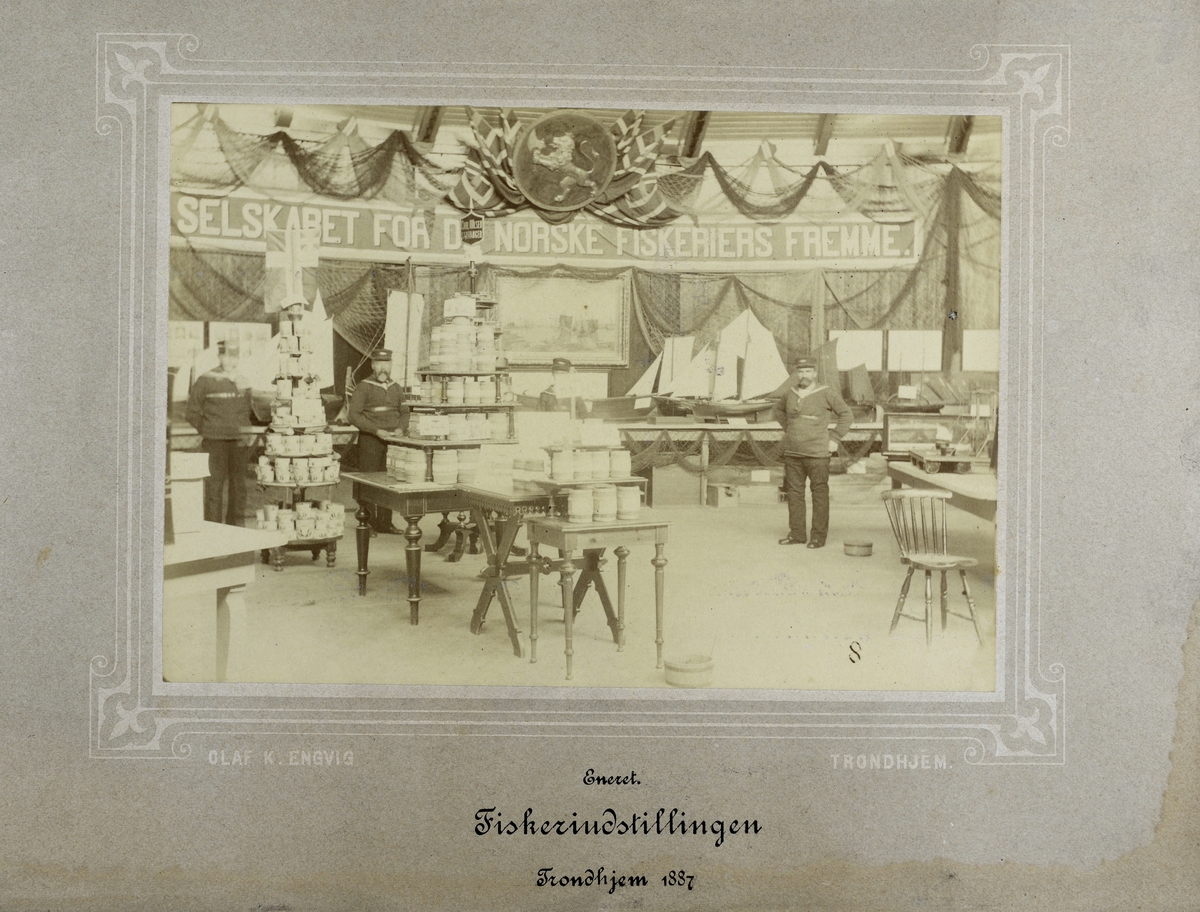 9 fotografier fra Fiskeriutstillingen i Trondhjem 1887.
